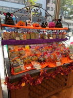 ハロウィン感たっぷりの店内です🎃