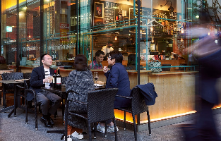 株式会社 ウェイブズ 年間休日114日!研修や勉強会、支援制度が充実の企業で働こう♪